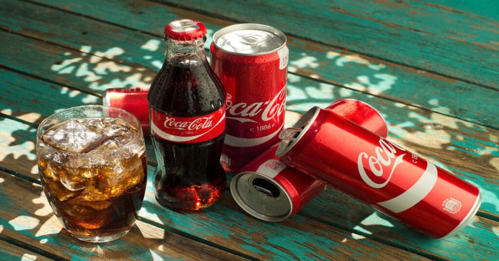 Coca-Cola (History, FAQ & Commercials) - Snack History